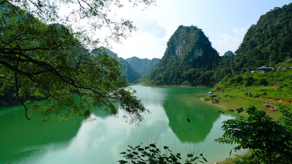 Vẻ đẹp Hồ Thang Hen