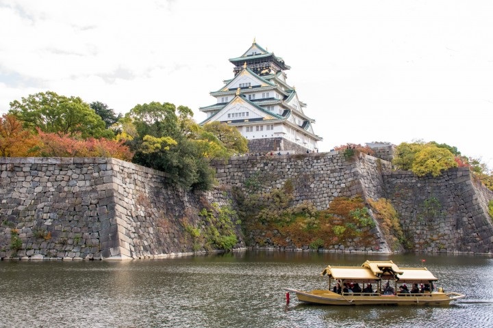 ngắm lâu đài Osaka 